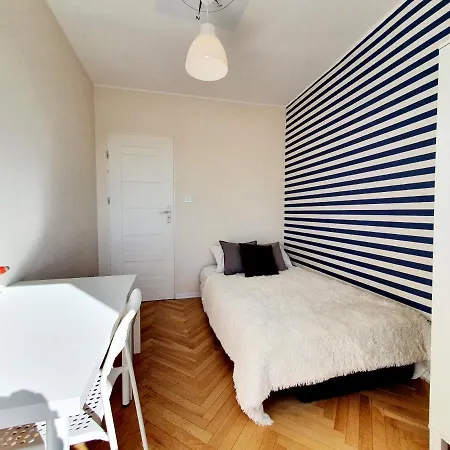 Pokoje W Apartamencie Przy Plazy - Bitwy Pod Plowcami 6 * Sopot